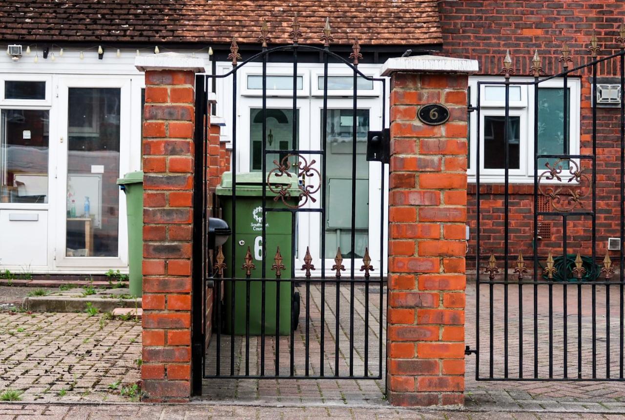 Cozy Double Room - Only Room London Exterior photo